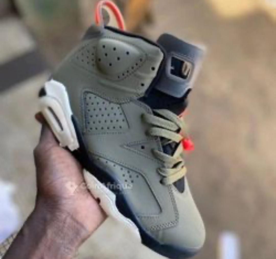 Paire de basket - Chaussures très confortables - Gris